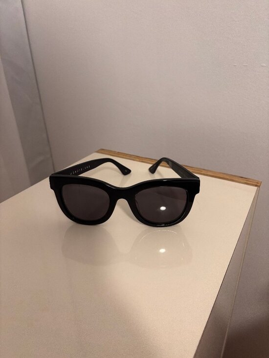 Wonderland Colony Black Sunglasses‎ main image 5